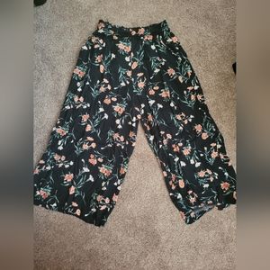 Floral capri